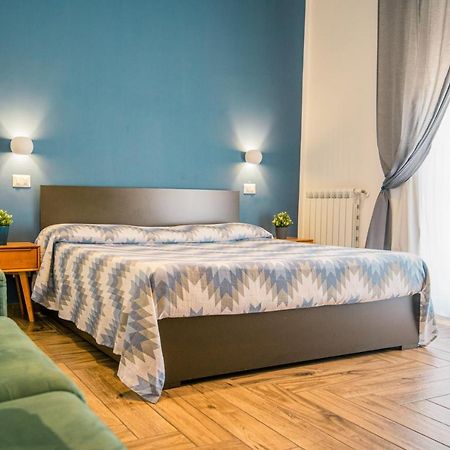 Hub Ferroviario - 12 Posti Letto Per Il Tuo Gruppo A Napoli Con Wifi E Netflix住宿加早餐旅馆 外观 照片