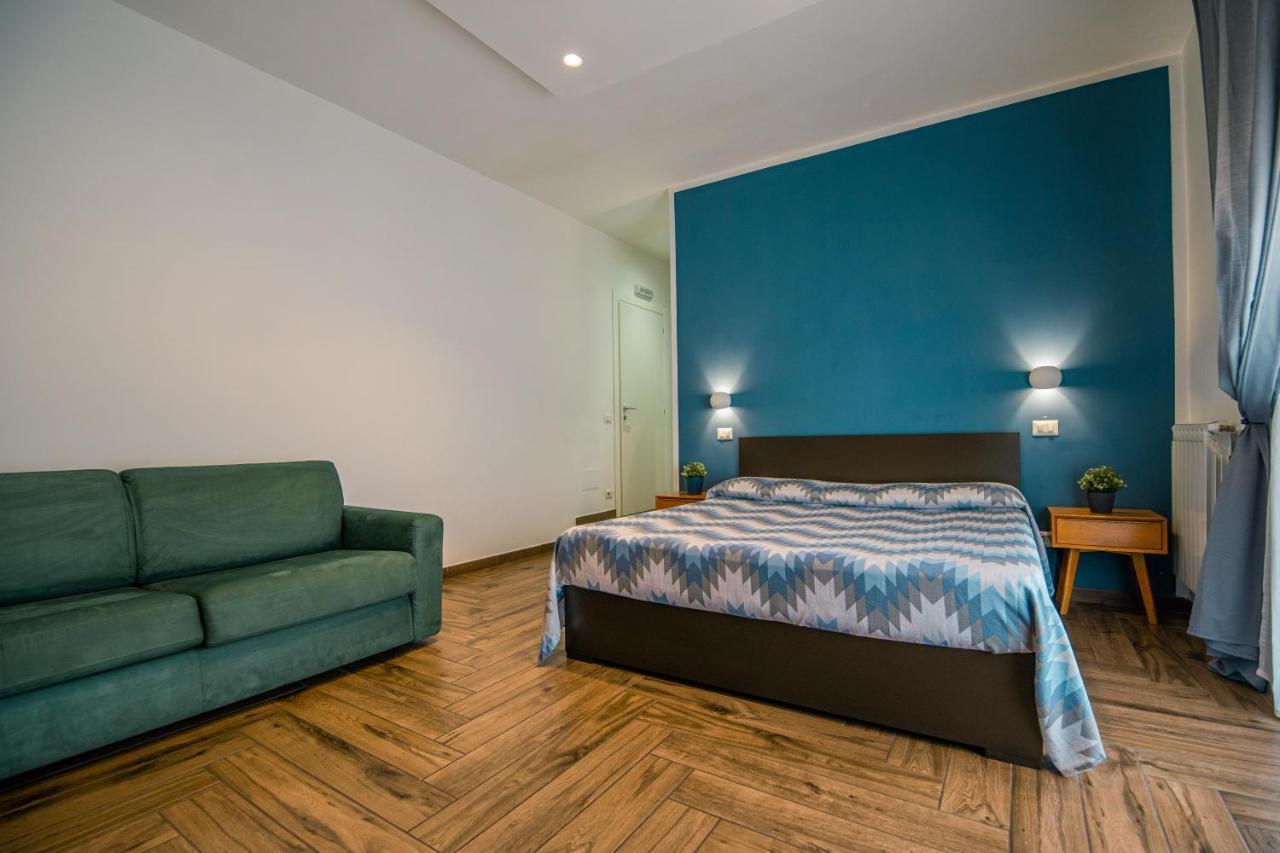 Hub Ferroviario - 12 Posti Letto Per Il Tuo Gruppo A Napoli Con Wifi E Netflix住宿加早餐旅馆 外观 照片
