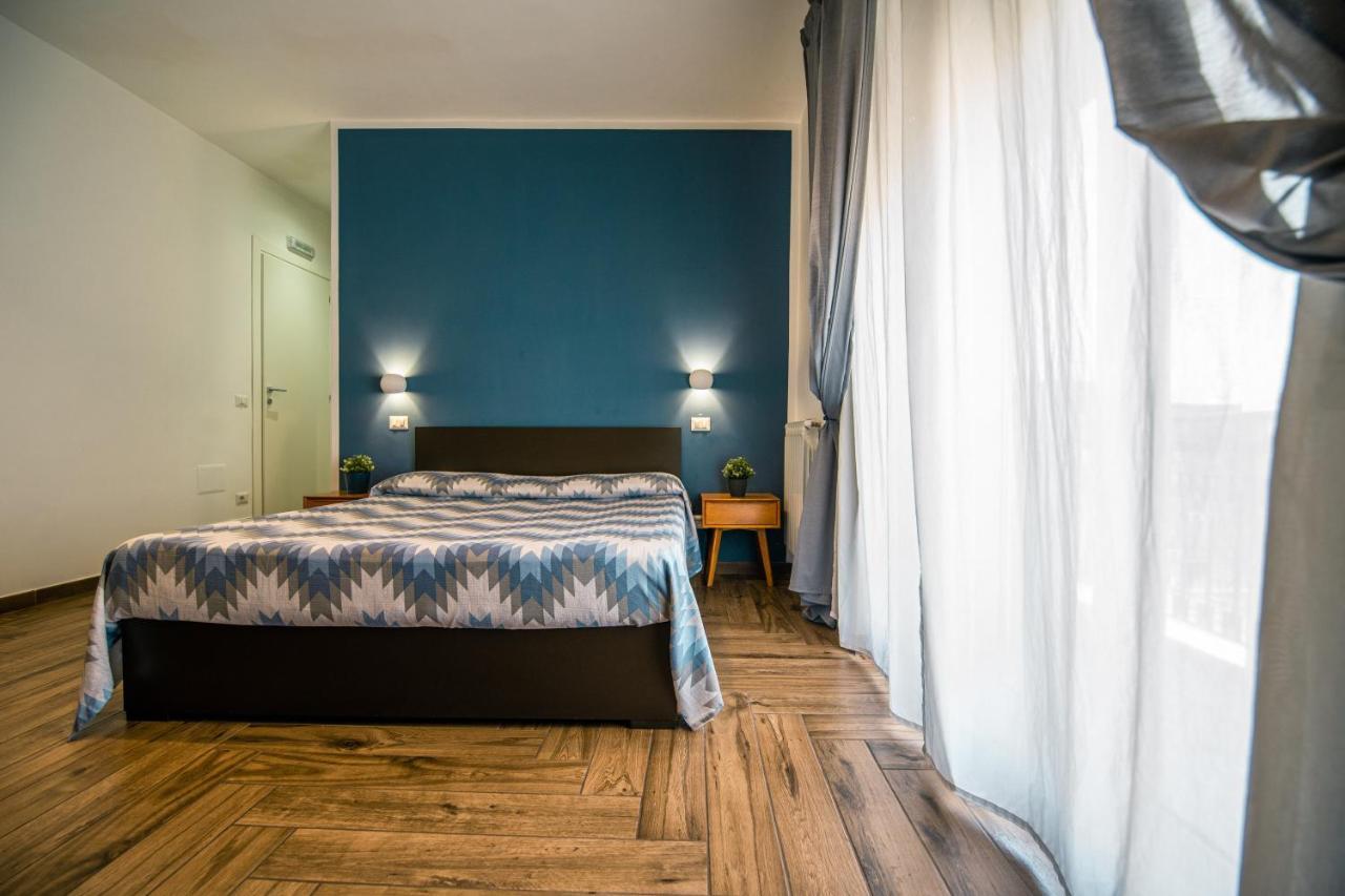 Hub Ferroviario - 12 Posti Letto Per Il Tuo Gruppo A Napoli Con Wifi E Netflix住宿加早餐旅馆 外观 照片