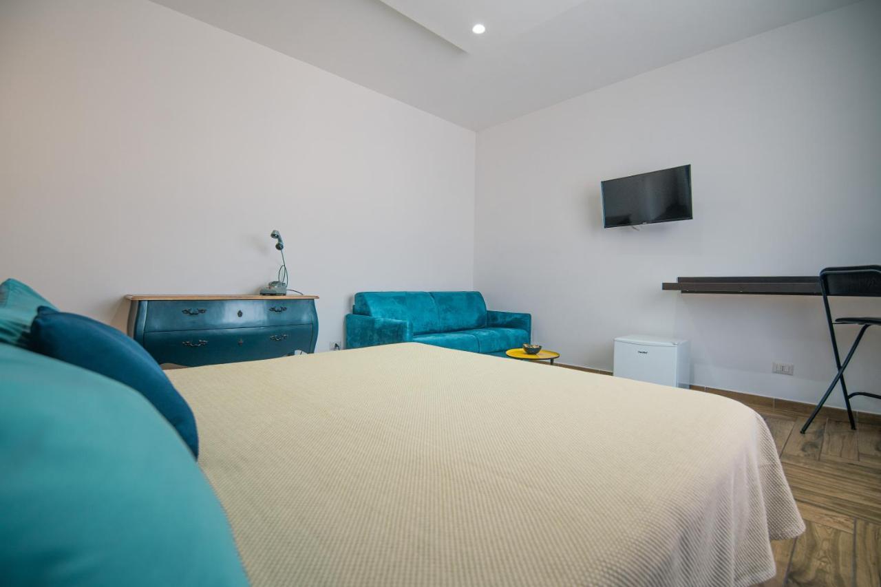 Hub Ferroviario - 12 Posti Letto Per Il Tuo Gruppo A Napoli Con Wifi E Netflix住宿加早餐旅馆 外观 照片