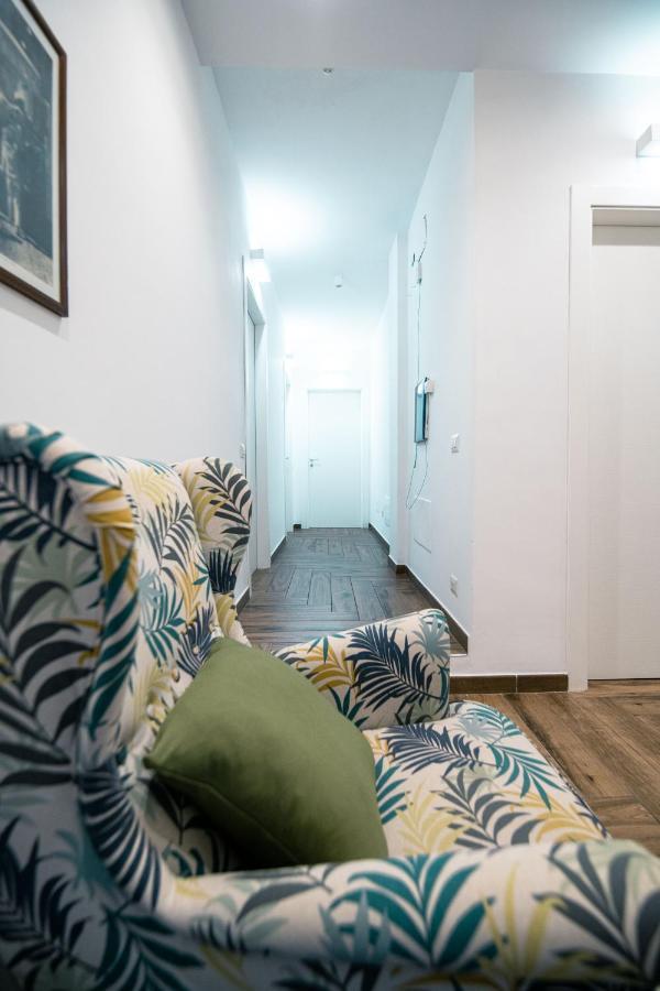 Hub Ferroviario - 12 Posti Letto Per Il Tuo Gruppo A Napoli Con Wifi E Netflix住宿加早餐旅馆 外观 照片