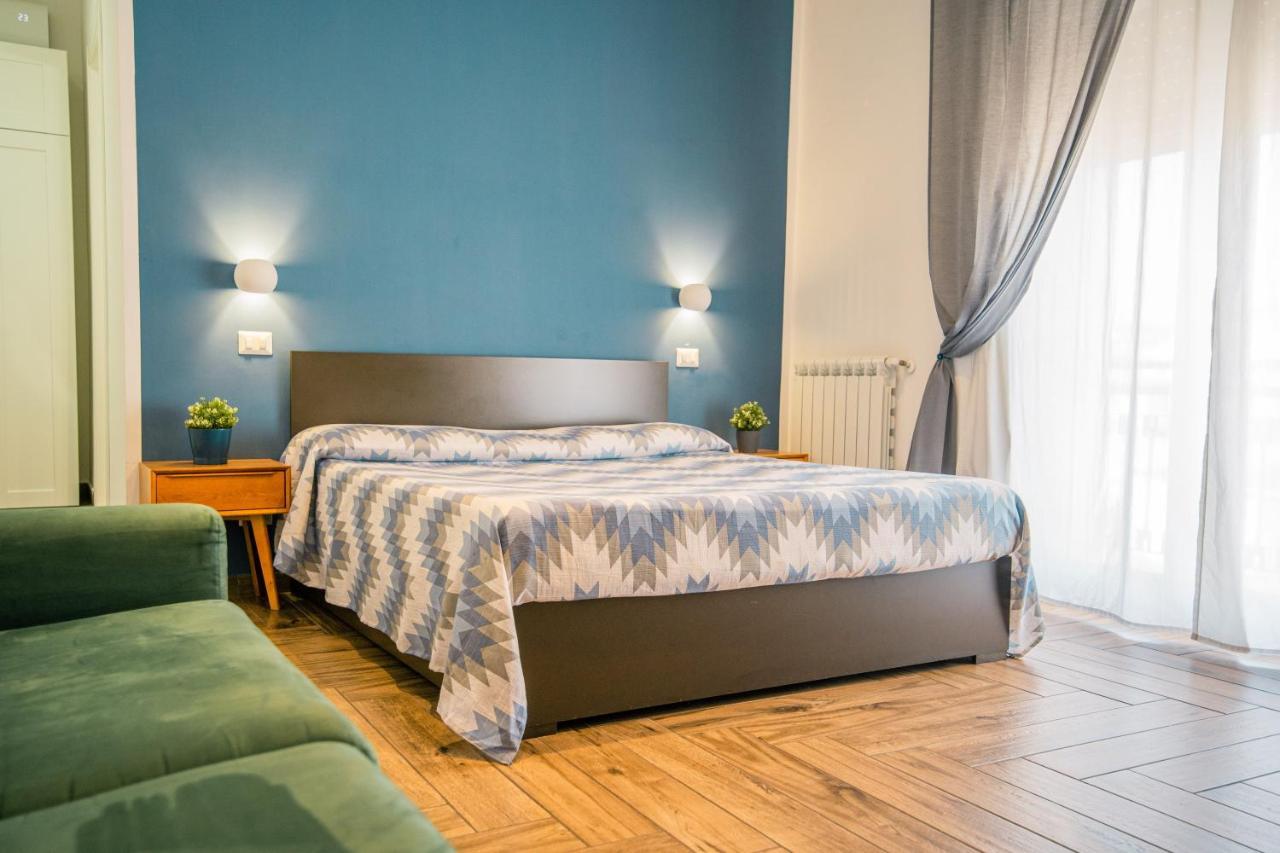 Hub Ferroviario - 12 Posti Letto Per Il Tuo Gruppo A Napoli Con Wifi E Netflix住宿加早餐旅馆 外观 照片