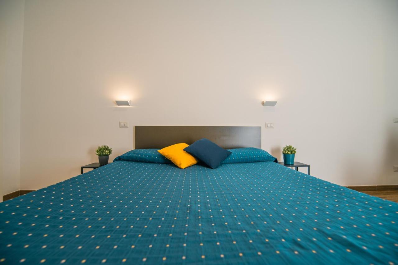 Hub Ferroviario - 12 Posti Letto Per Il Tuo Gruppo A Napoli Con Wifi E Netflix住宿加早餐旅馆 外观 照片