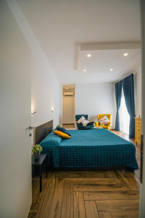Hub Ferroviario - 12 Posti Letto Per Il Tuo Gruppo A Napoli Con Wifi E Netflix住宿加早餐旅馆 外观 照片