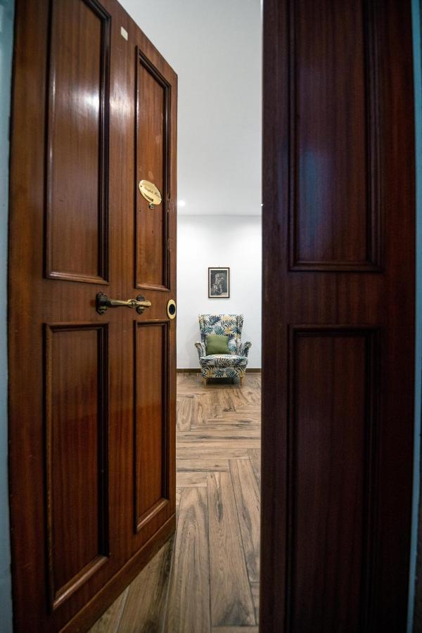 Hub Ferroviario - 12 Posti Letto Per Il Tuo Gruppo A Napoli Con Wifi E Netflix住宿加早餐旅馆 外观 照片