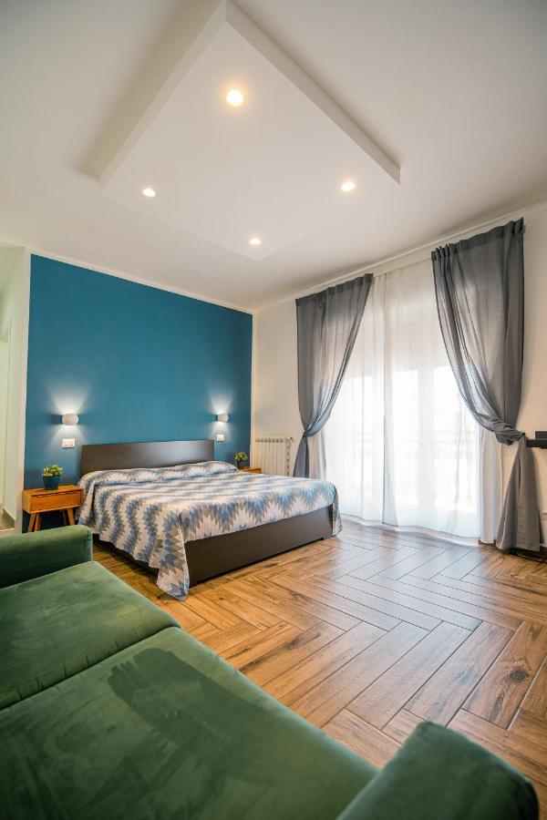 Hub Ferroviario - 12 Posti Letto Per Il Tuo Gruppo A Napoli Con Wifi E Netflix住宿加早餐旅馆 外观 照片