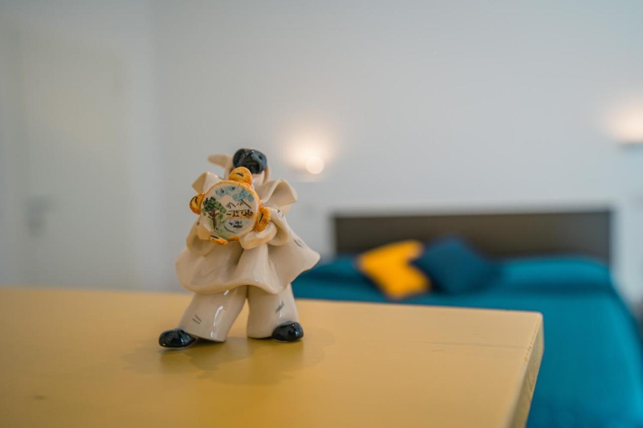 Hub Ferroviario - 12 Posti Letto Per Il Tuo Gruppo A Napoli Con Wifi E Netflix住宿加早餐旅馆 外观 照片