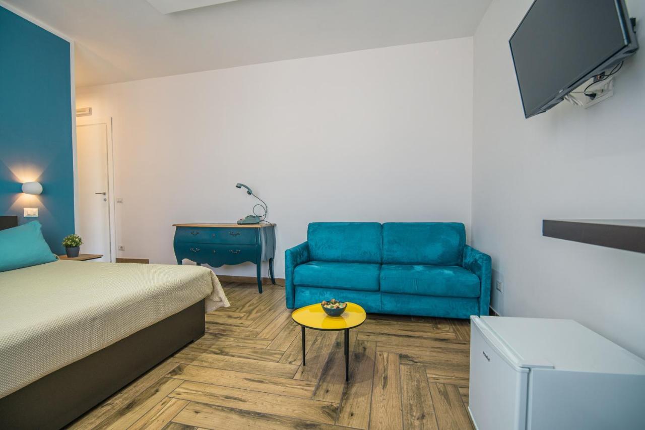 Hub Ferroviario - 12 Posti Letto Per Il Tuo Gruppo A Napoli Con Wifi E Netflix住宿加早餐旅馆 外观 照片