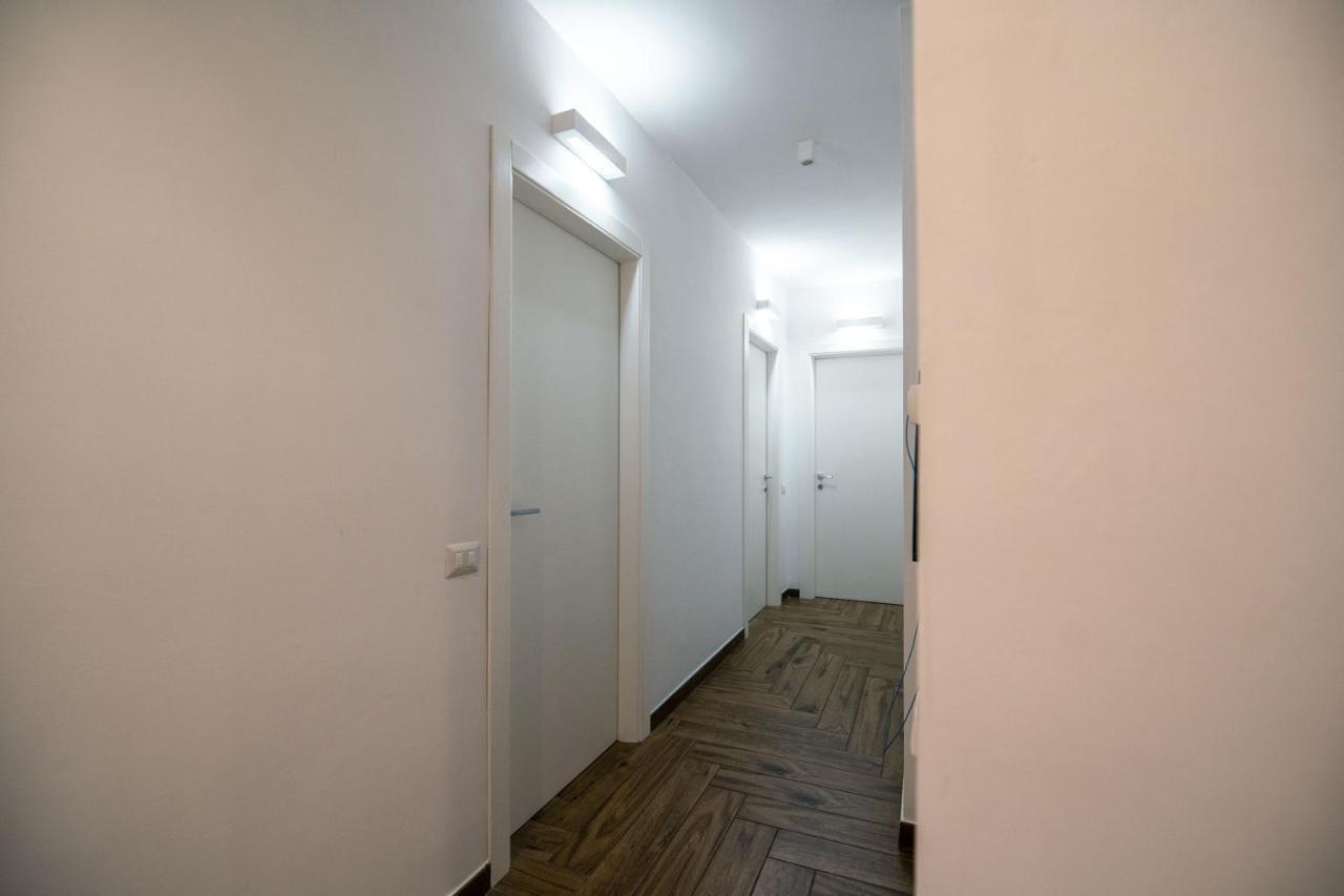 Hub Ferroviario - 12 Posti Letto Per Il Tuo Gruppo A Napoli Con Wifi E Netflix住宿加早餐旅馆 外观 照片