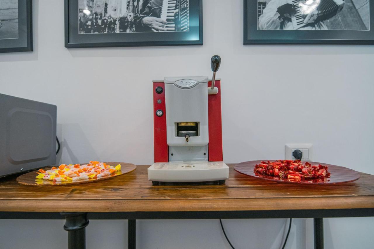 Hub Ferroviario - 12 Posti Letto Per Il Tuo Gruppo A Napoli Con Wifi E Netflix住宿加早餐旅馆 外观 照片